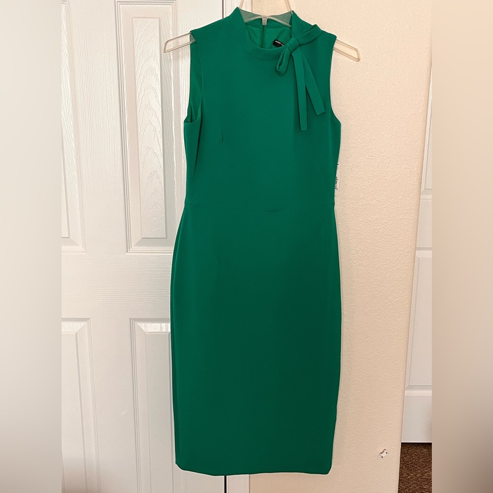 Maggy london Women’s Dress Green midi dress Size 4